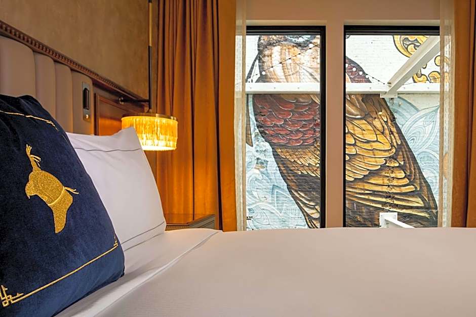 The Peregrine Omaha Downtown Curio Collection by Hilton