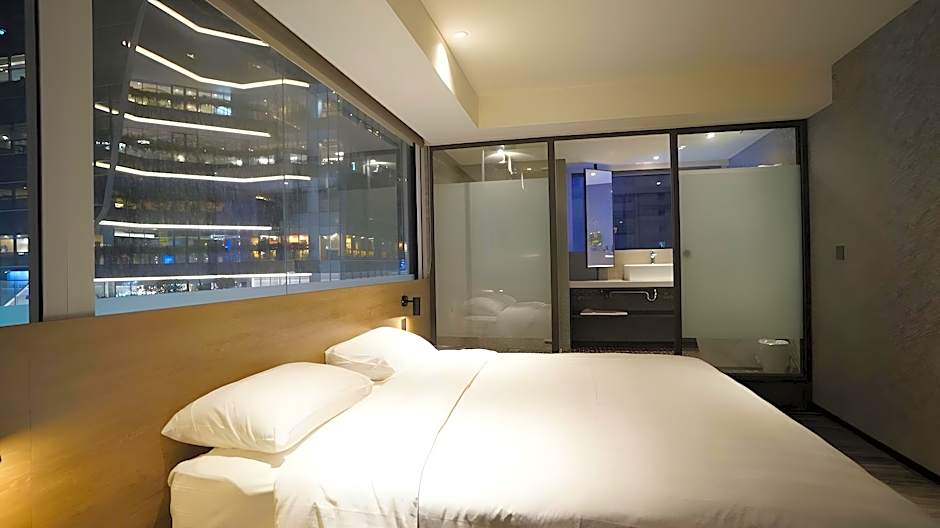 City Suites-Taoyuan Station