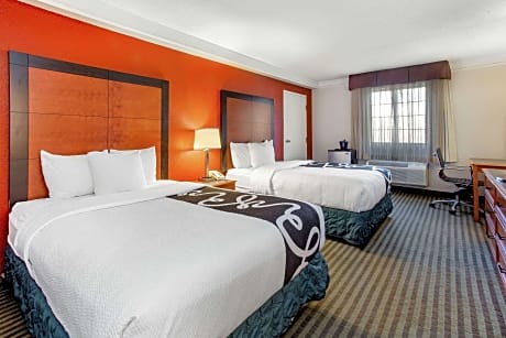 2 Double Beds Non-Smoking