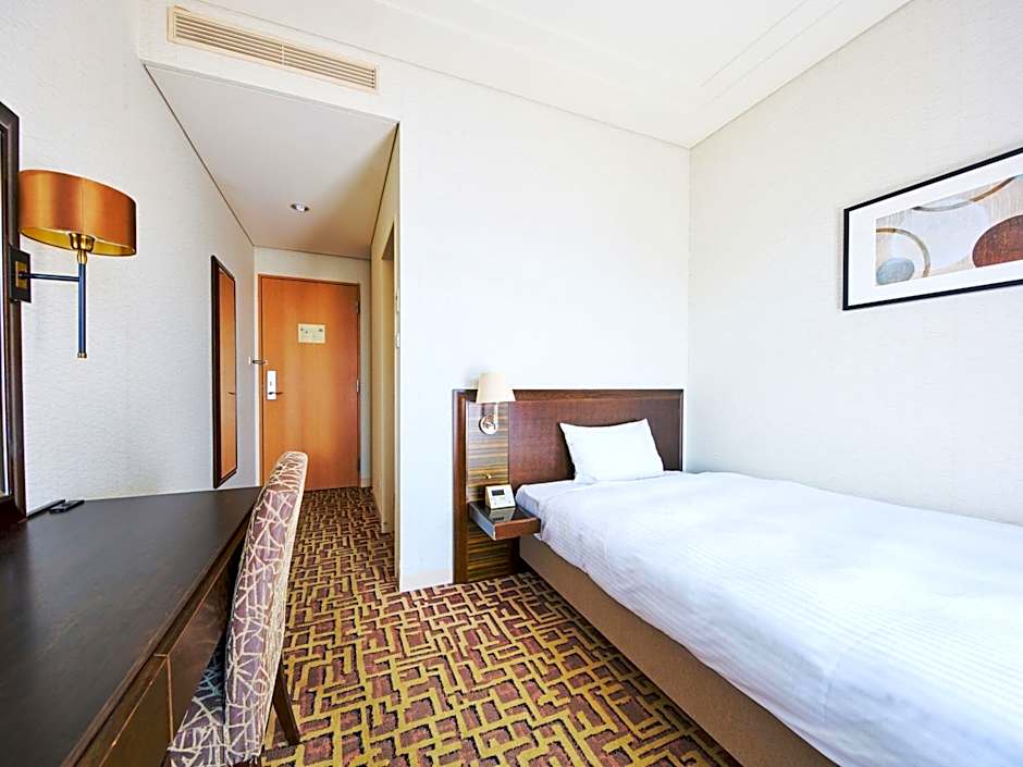 Okura Chiba Hotel