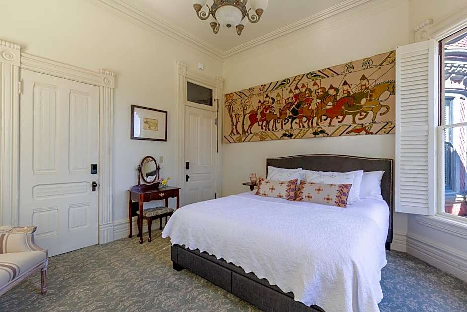 Pinc Lady Mansion