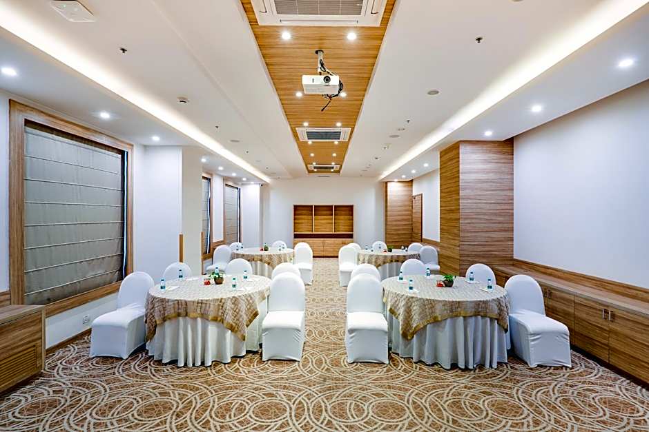 Lemon Tree Hotel Sector 60 Gurugram
