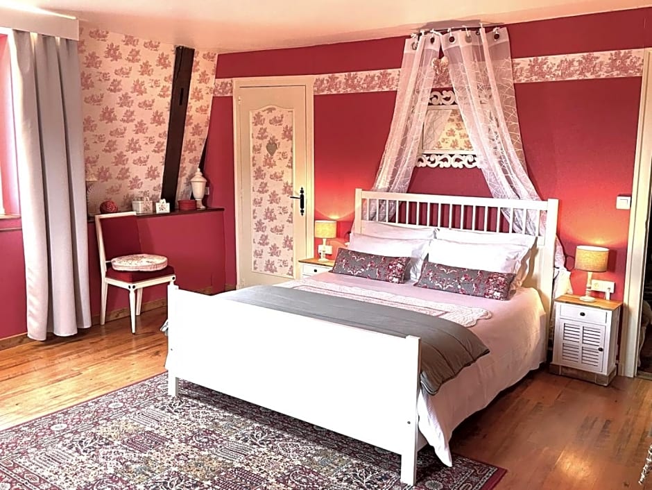 Maison d'hôtes et gîtes La Chouannerie à côté du parc du Puy duFou