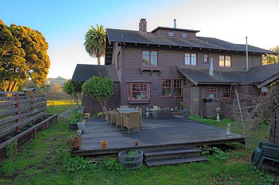 The Captains Quarters