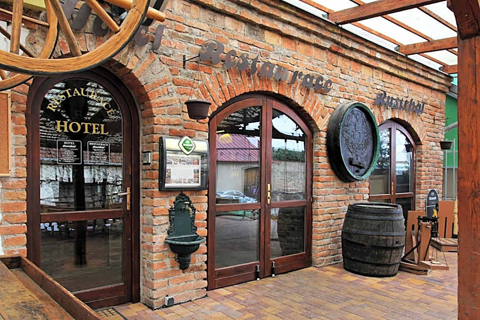 Hotel Rustikal Hustopeče - U Mandloňových sadů