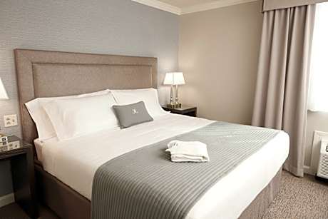 King Suite Non-Smoking