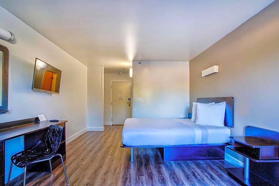 Motel 6-Hesperia, CA - West Main Street I-15