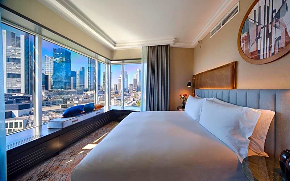 Hilton Frankfurt City Centre
