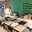Hand hotel
