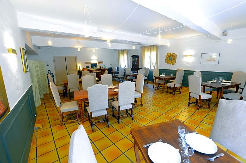 Logis Hôtels - Hôtel Restaurant du Midi