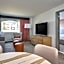 Hotel Zessa Orange County Airport, a DoubleTree by Hilton