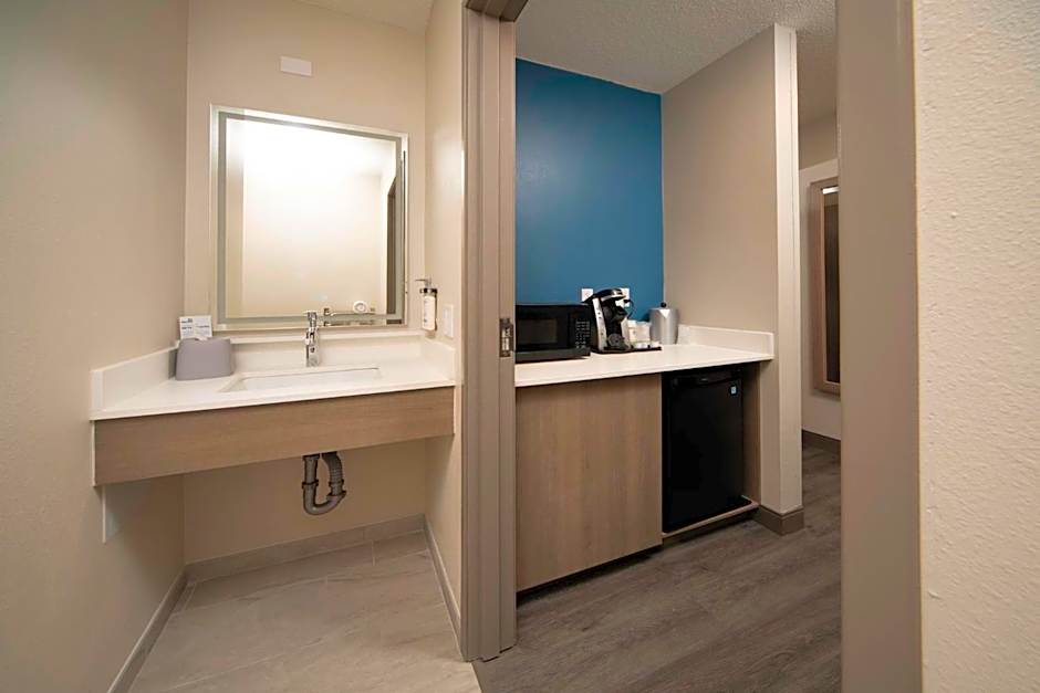 Holiday Inn Express Hotel & Suites Indianapolis - East By IHG