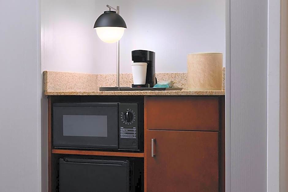 Courtyard by Marriott Long Island MacArthur Airport