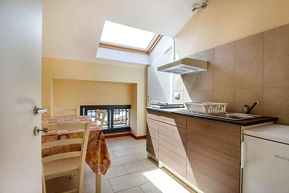 Royal Playa Suite and Apartament -private parking- self chek out