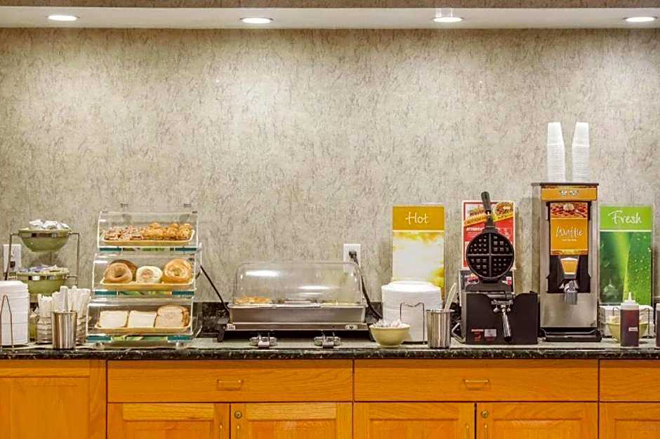 Econo Lodge Raleigh near Walnut Creek Amphitheatre