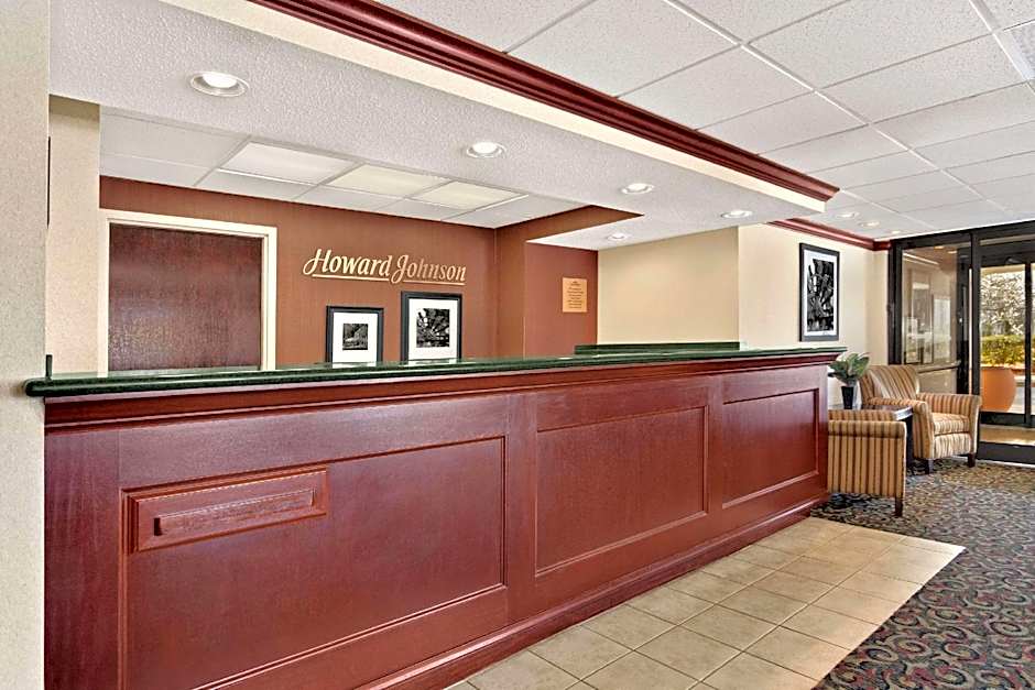 Howard Johnson by Wyndham Greensboro Near the Coliseum