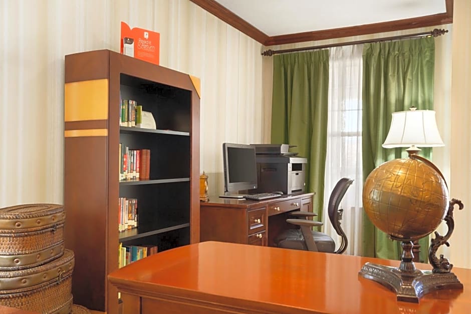 Country Inn & Suites by Radisson, Lexington, KY