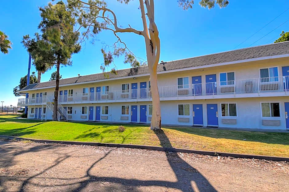 Motel 6-San Diego, CA - North