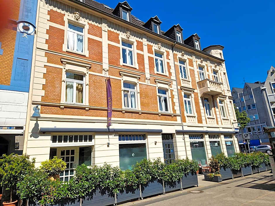 FHS ApartHotel
