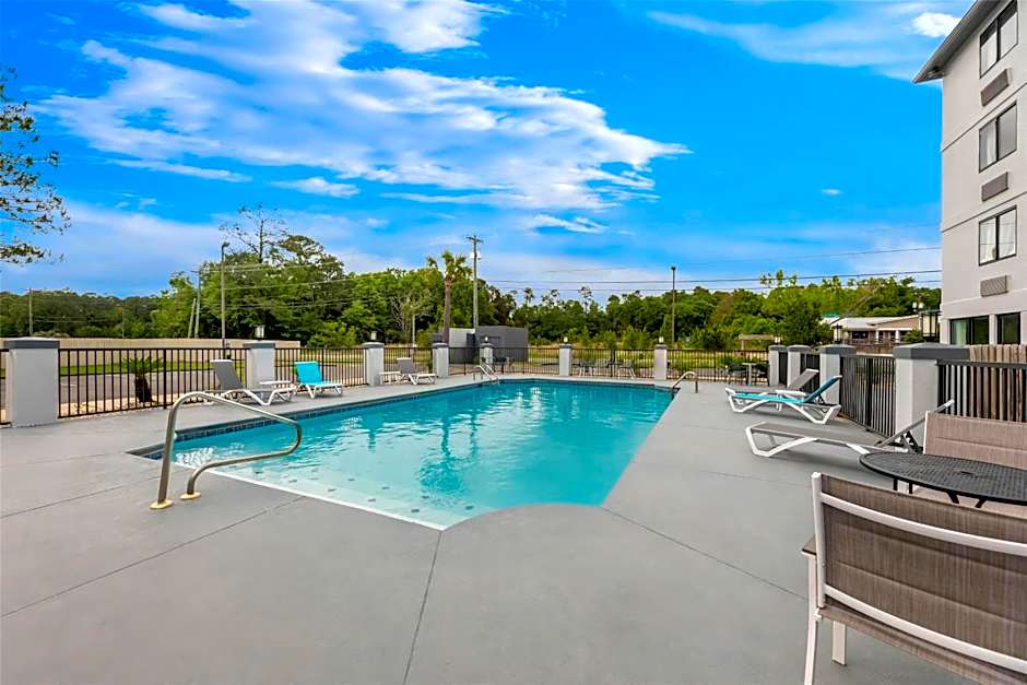 Spark by Hilton Biloxi Ocean Springs