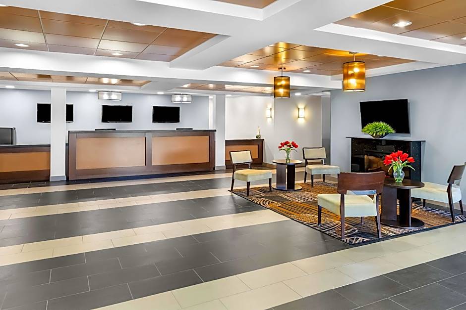 Best Western Thompson Hotel & Suites