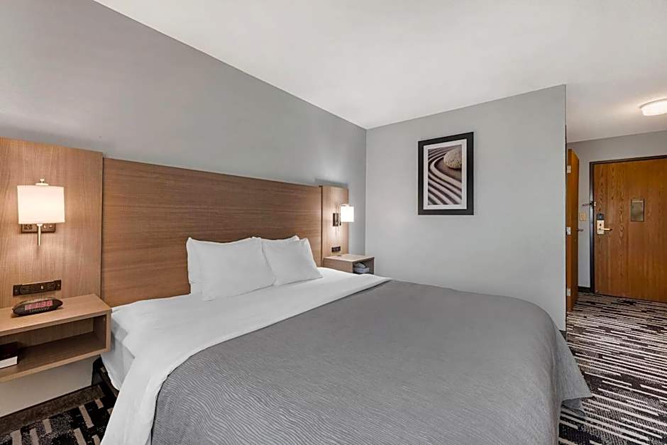 Quality Inn Chesterton near Indiana Dunes National Park I-94