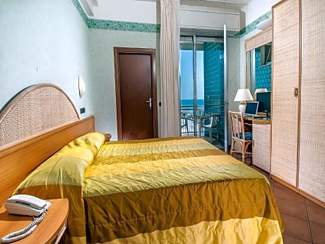 Deluxe Double or Twin Room with Sea View