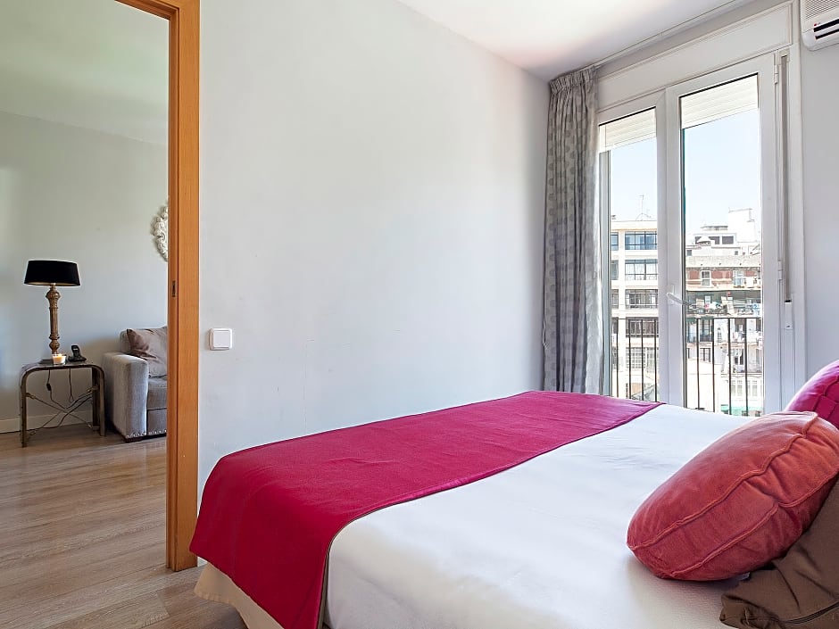Grandom Suites