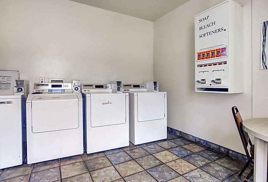 Motel 6-Coos Bay, OR