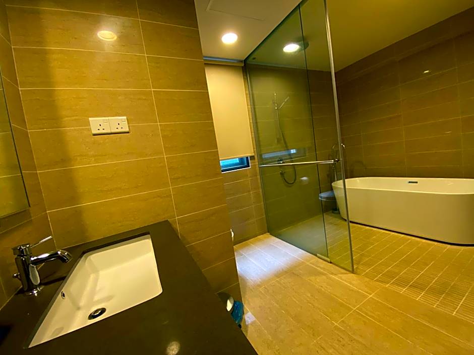 BY THE SEA - Penthouse 3 bedroom