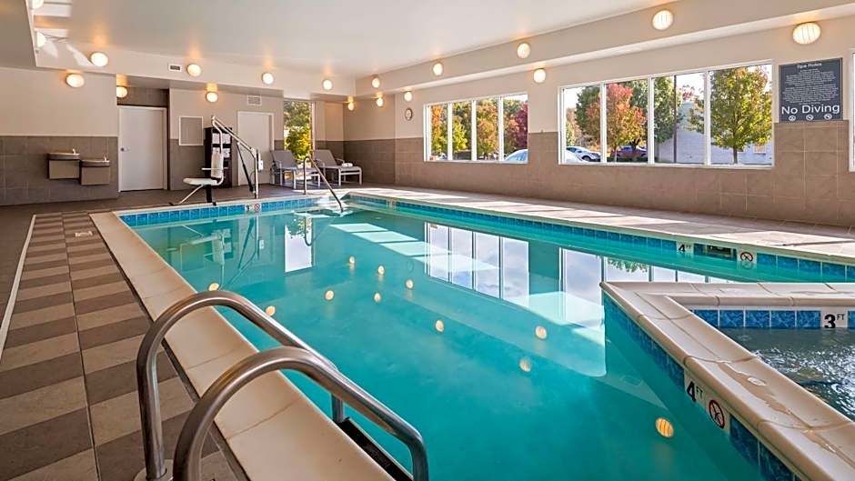 Best Western Plus Boardman Inn & Suites