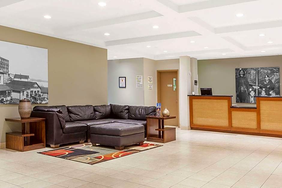 Super 8 by Wyndham Red Lake ON