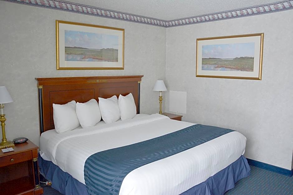 Travelodge by Wyndham Milwaukee