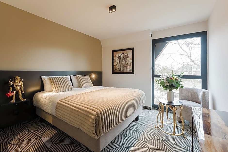 Photo 1 of 8 of Double Room
