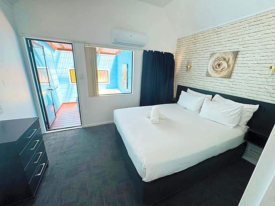 Apex On Fenton Motel