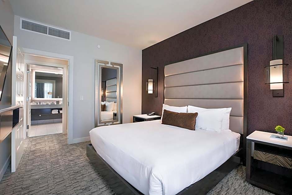 Ambassador Hotel Kansas City, Autograph Collection by Marriott