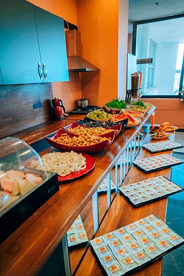 Roof 264 Hotel & Suites