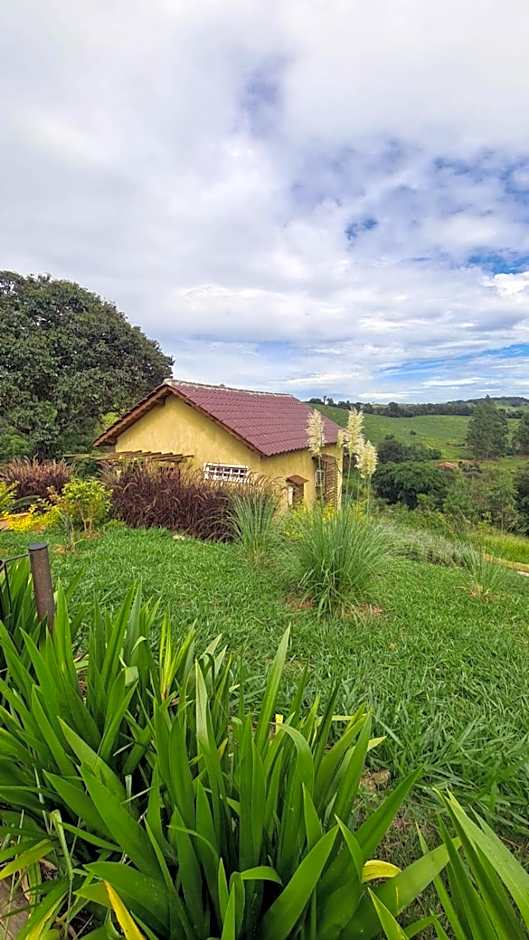 Chalé Vilarejo - Vila Monte Cunha
