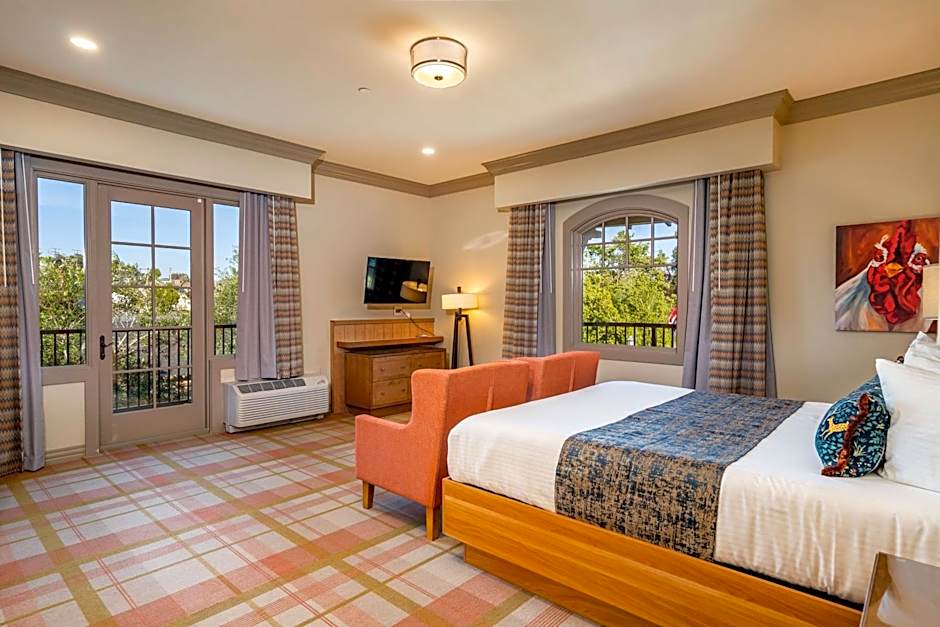 The Agrarian Hotel; Best Western Signature Collection