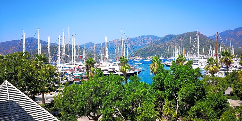Marina Bay Gocek
