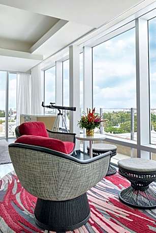 Skyline View Corner King, Penthouse Guest Room, 1 King, Roof Top Terrace