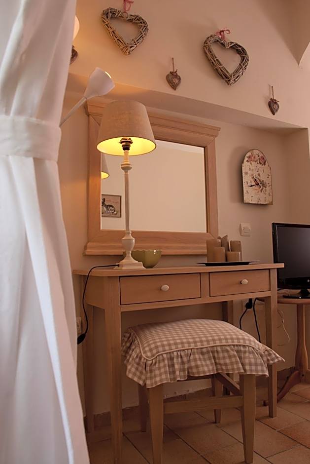 Amboula Beach Apartments