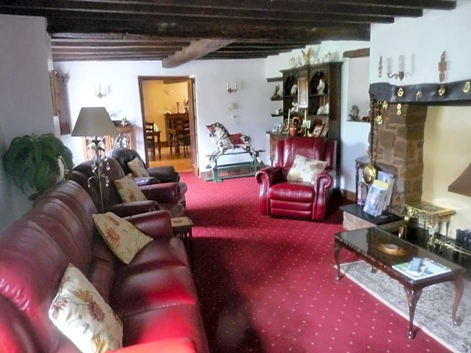 Oakenholt Farm Bed and Breakfast