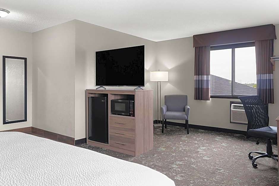 Ramada by Wyndham Cedar Rapids South