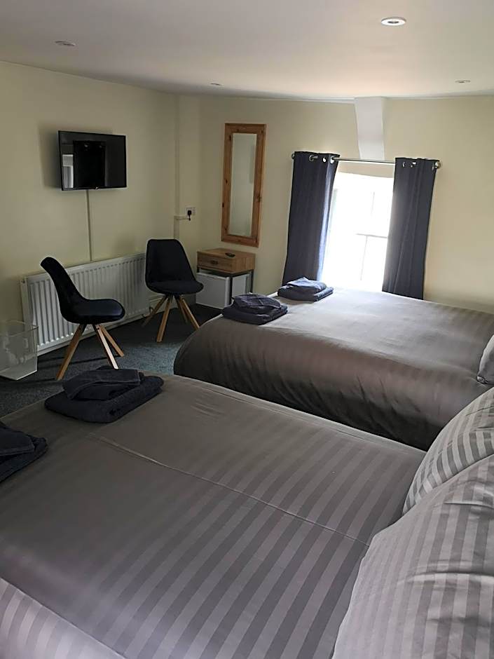 Red Lion Rooms - Self Check In