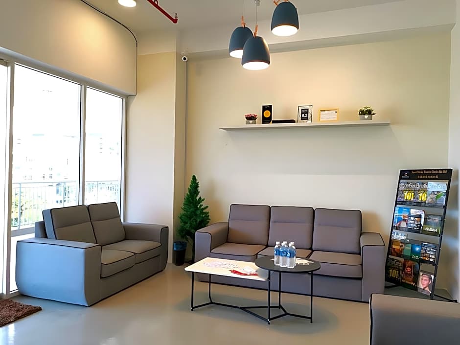 Sunset Seaview Vacation Condos @ Infinity Avenue
