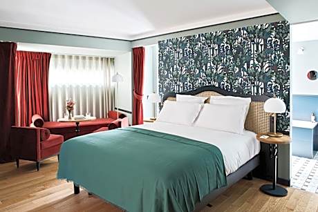 Deluxe Double Room with Balcony -"Hibiscus"