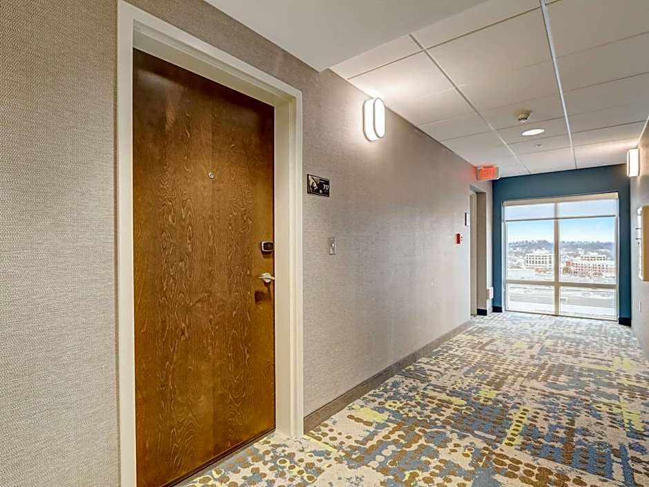 Hampton Inn & Suites Cincinnati Midtown Rookwood