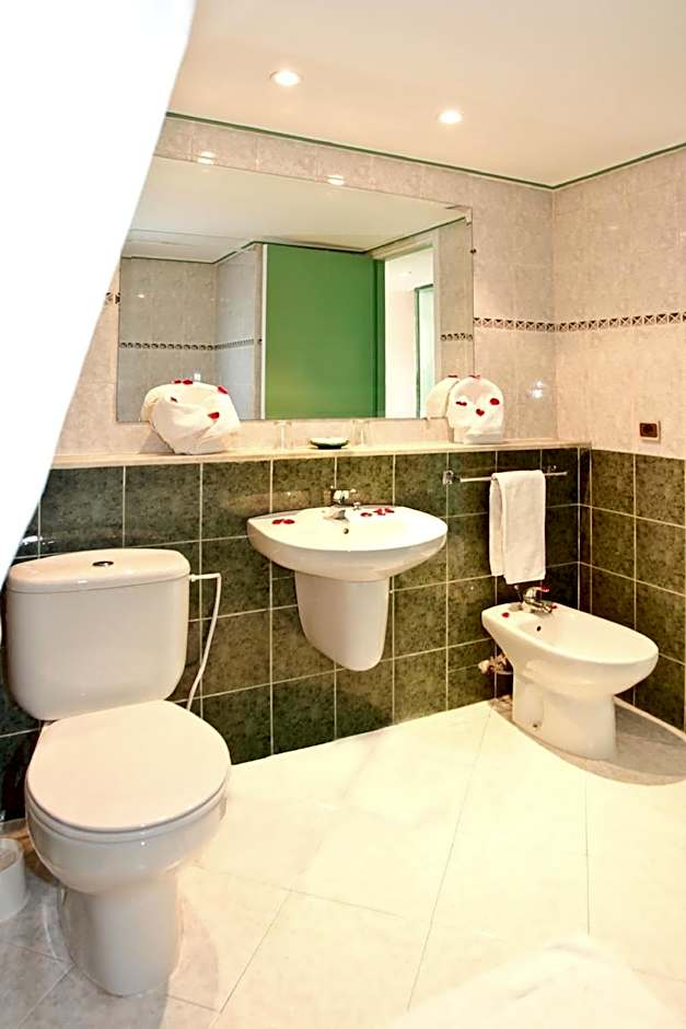 Chems Hotel