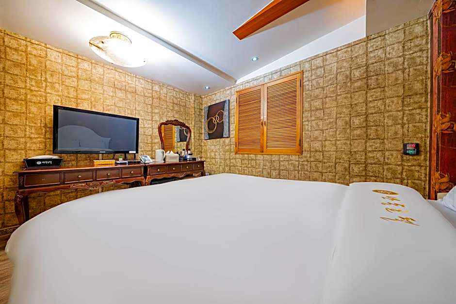 Andong Hotel